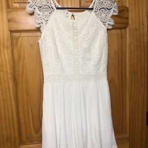 Maurice’s white lace dress, flattering, size 1/2, but can fit larger, gorgeous
